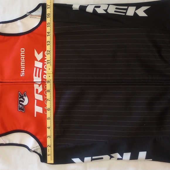 Bontrager Mens Deep winter cycling vest size small. - Picture 6 of 7